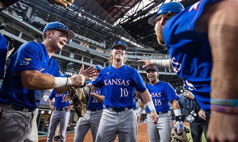 Reeder hits grand slam, Kansas knocks off top-seeded Texas 6-3